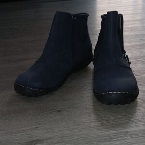 JBU Women’s Navy Zip-Back Ankle Boots - Comfort Sole Sz 7.5W  wide width EUC